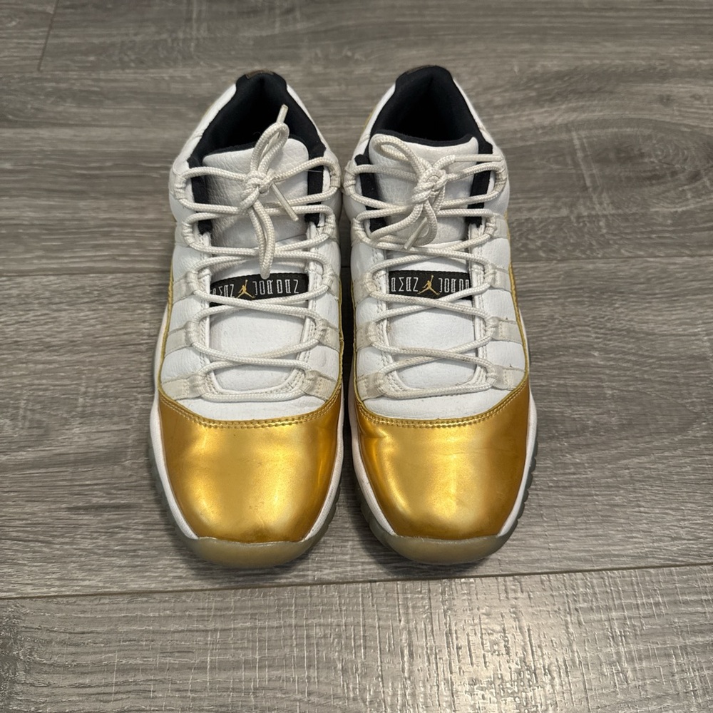 Jordan Sneakers White and Gold